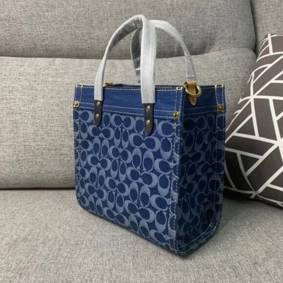 new Coach Denim Field Tote 22 - Picture 3 of 6